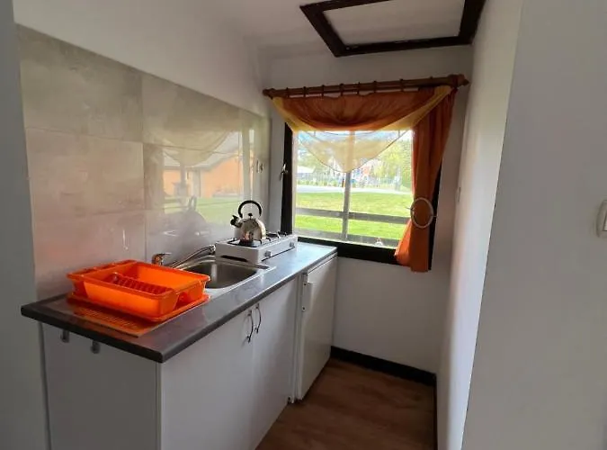 ロッジ Letniskowe U Marty